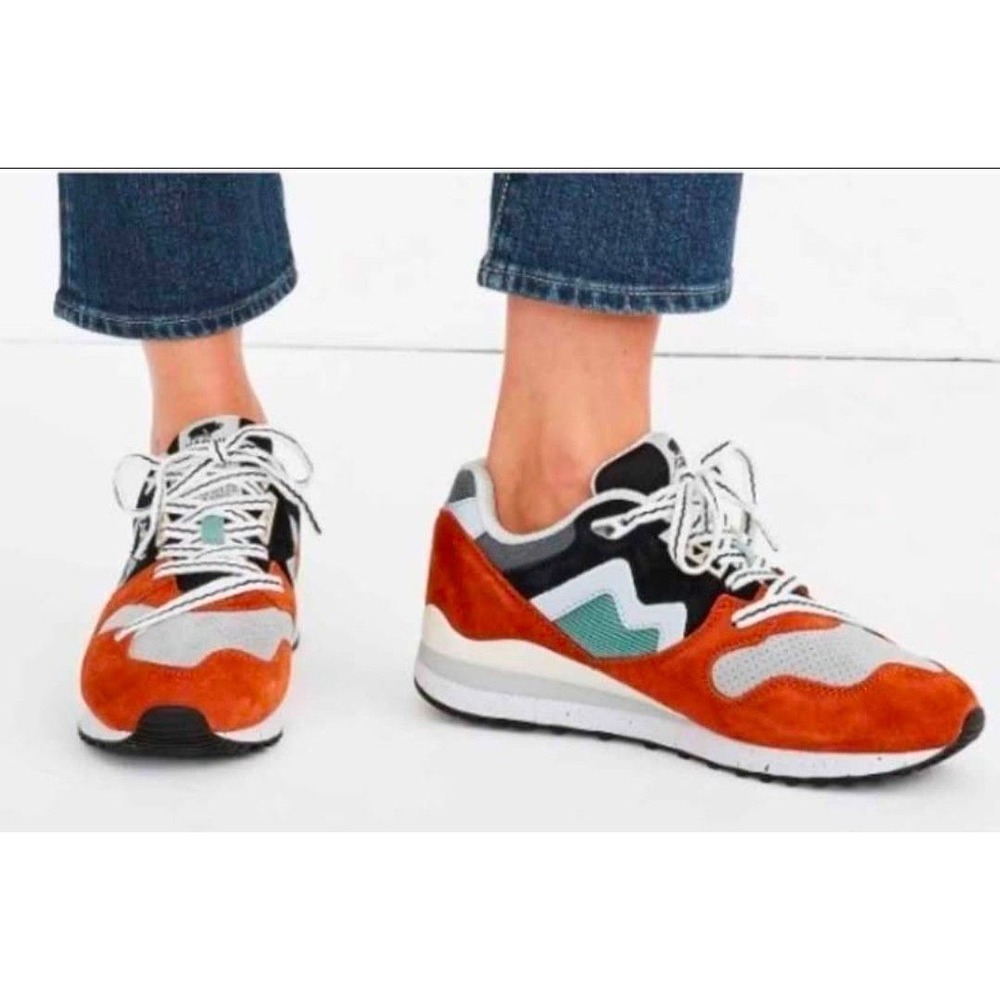 New In Box Karhu Unisex Suede Synchron Classic Sneakers Sz 8 Women's (6.5 Men's)